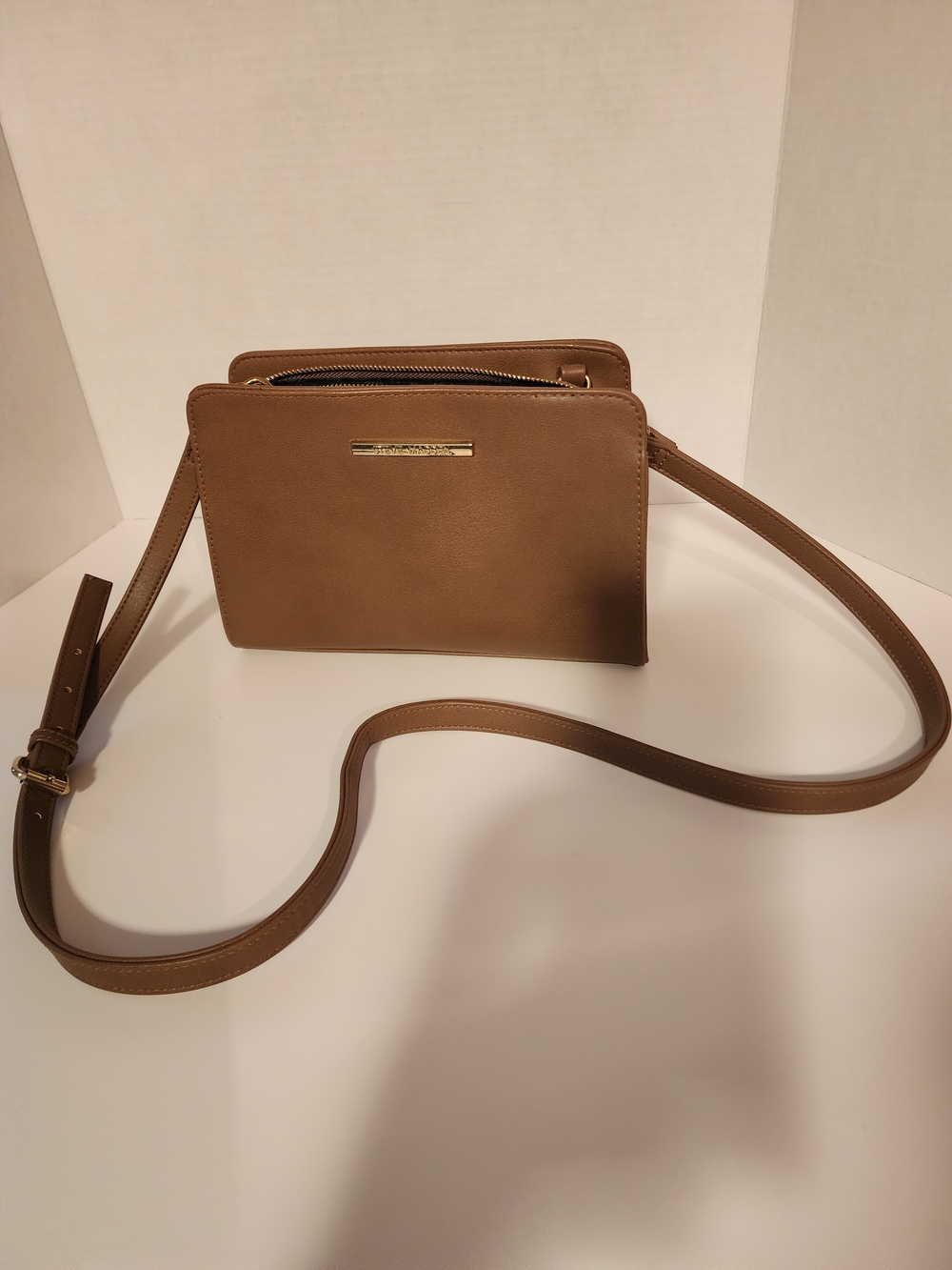 Steve Madden Tan Crossbody Bag with Gold Plaque